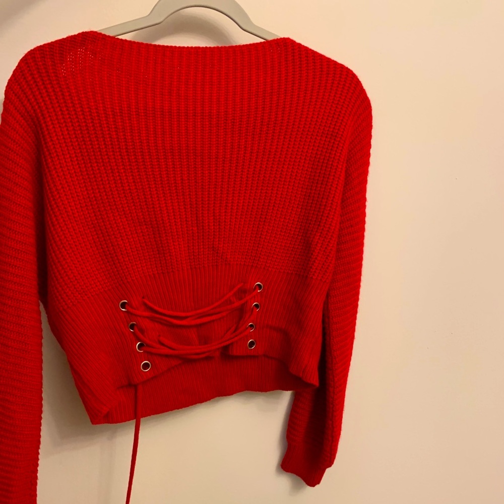 LF knot top